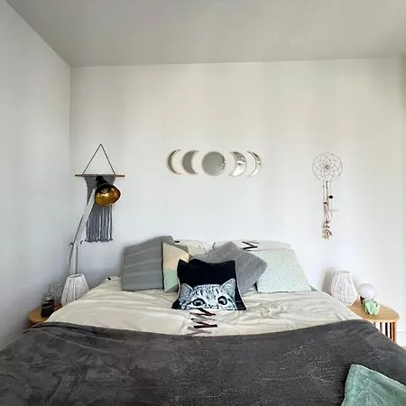 Apartment T2 Lumineux Avec Terrasse Et Parking *