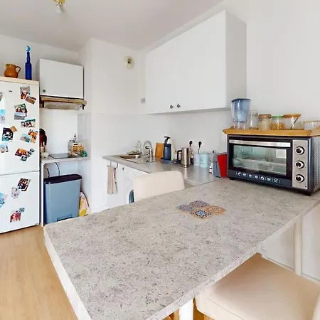 Appartement T2 Lumineux Avec Terrasse Et Parking