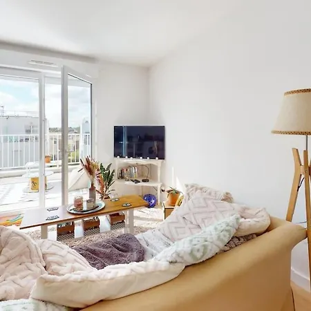T2 Lumineux Avec Terrasse Et Parking Appartement